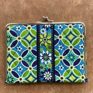 NWOT Vera Bradley Hugs-n-Kisses 'Daisy Daisy' Kiss Lock 12 Photo Album Retired